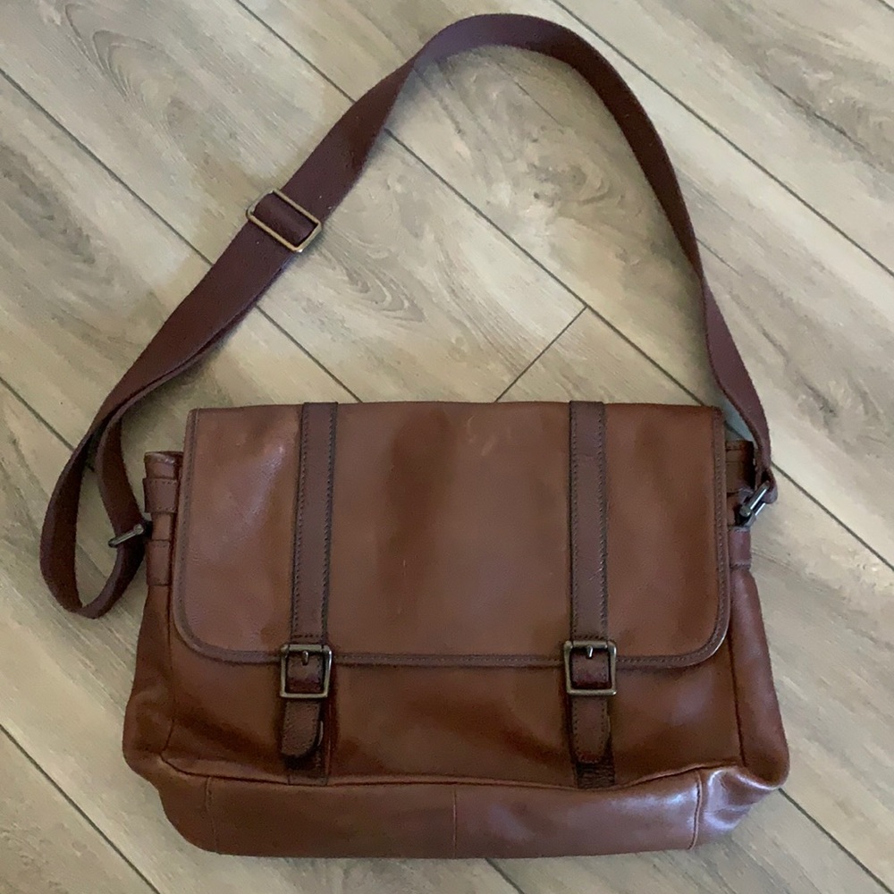 Brown leather Fossil messenger bag